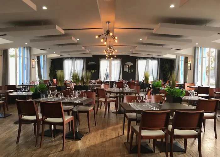 Logis Hotel & Restaurant - Les Bords De Seine