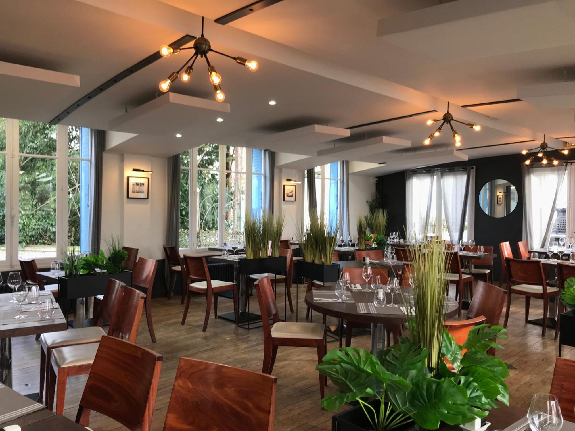 Logis & Restaurant - Les Bords De Seine Hotel La Roche-Guyon