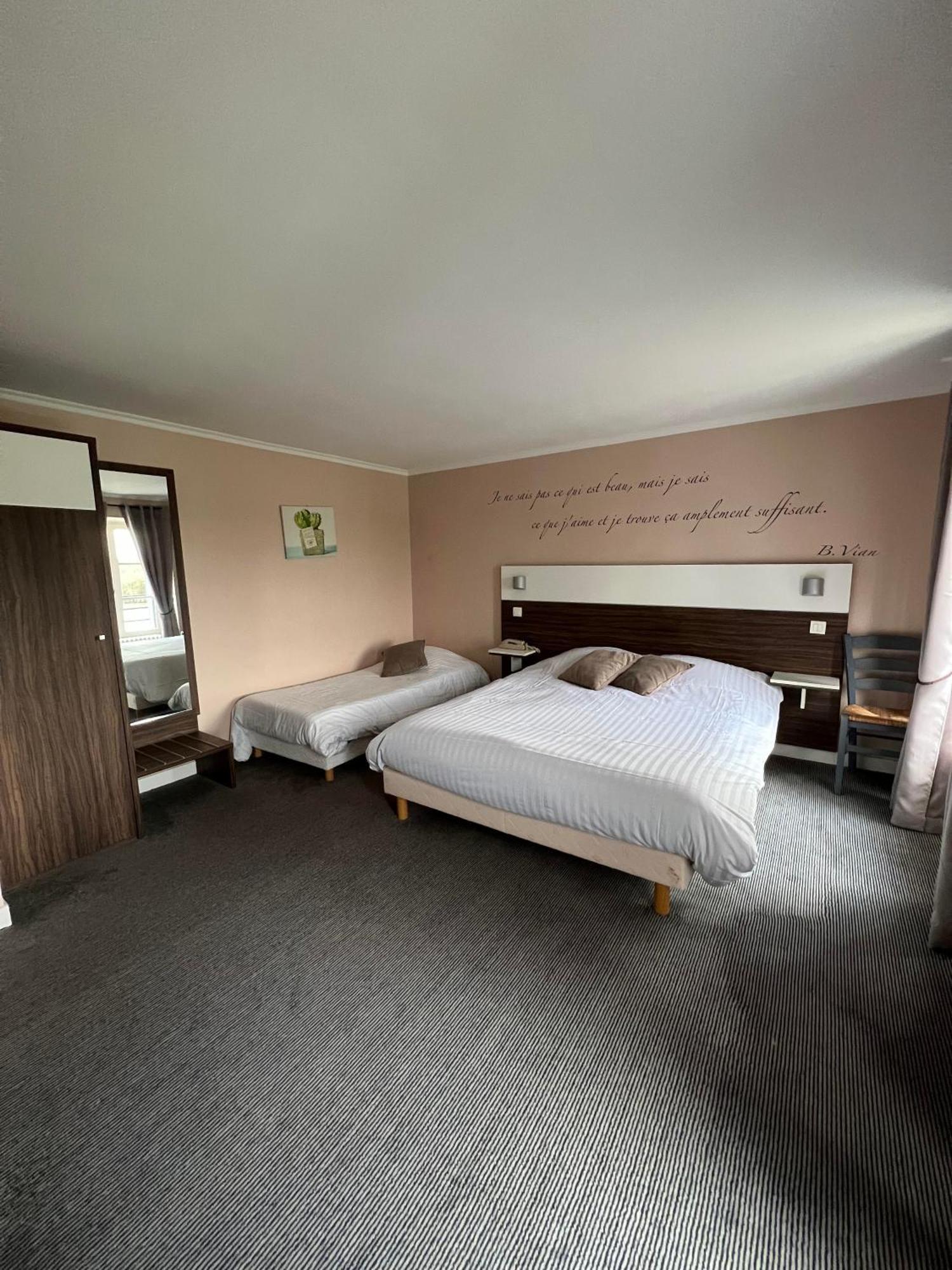 Logis & Restaurant - Les Bords De Seine 4*