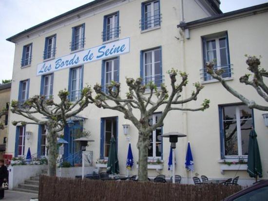Hotel Logis & Restaurant - Les Bords De Seine La Roche-Guyon