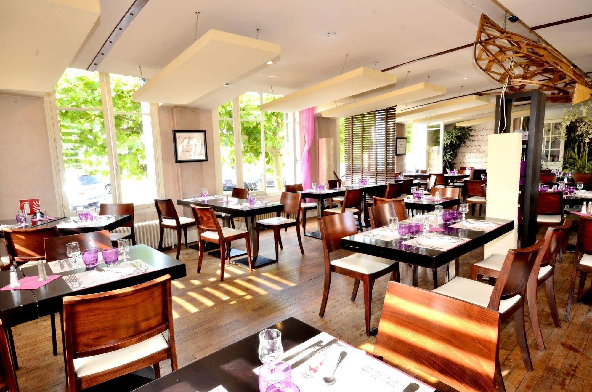 Logis & Restaurant - Les Bords De Seine 4*